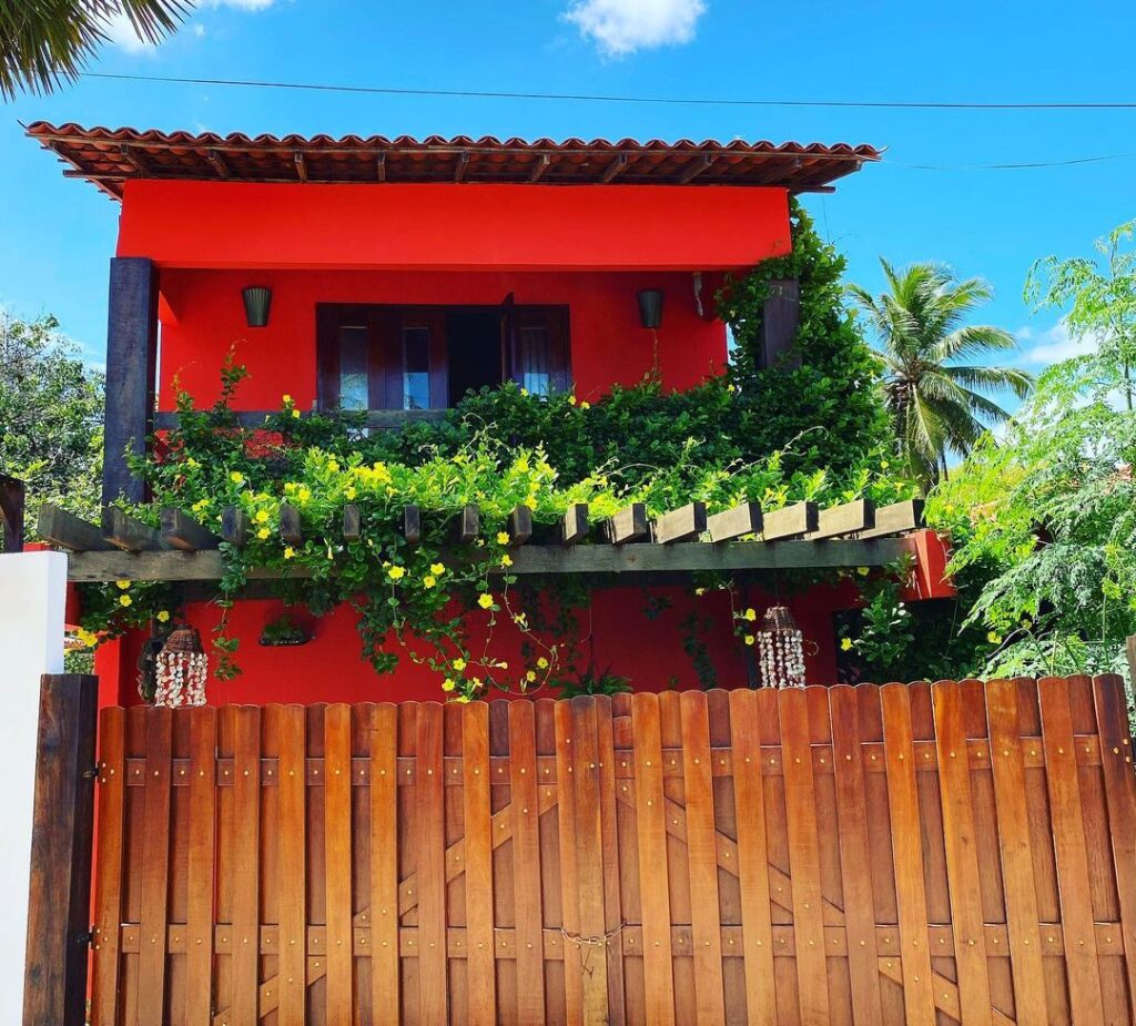 Casa com jardim e horta em Barra Grande PI.