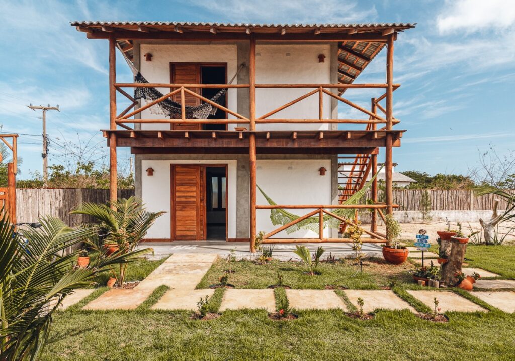 Chalé com varanda e redes em Barra Grande PI.