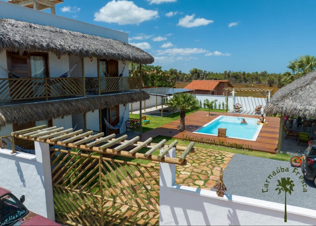 Pousada com piscina e rede em Barra Grande PI.