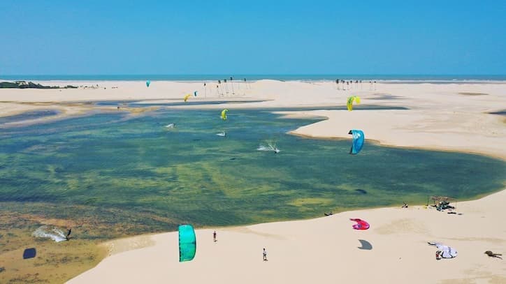 Praia do Arpoador, em Tutóia, no Maranhão. Tutóia é um município conhecido por suas praias paradisíacas, dunas e natureza exuberante.