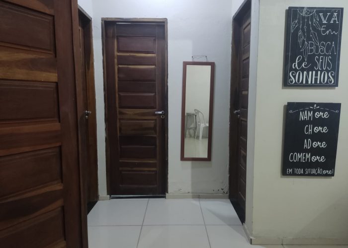 Casa com área de churrasco e freezer em Barra Grande PI.